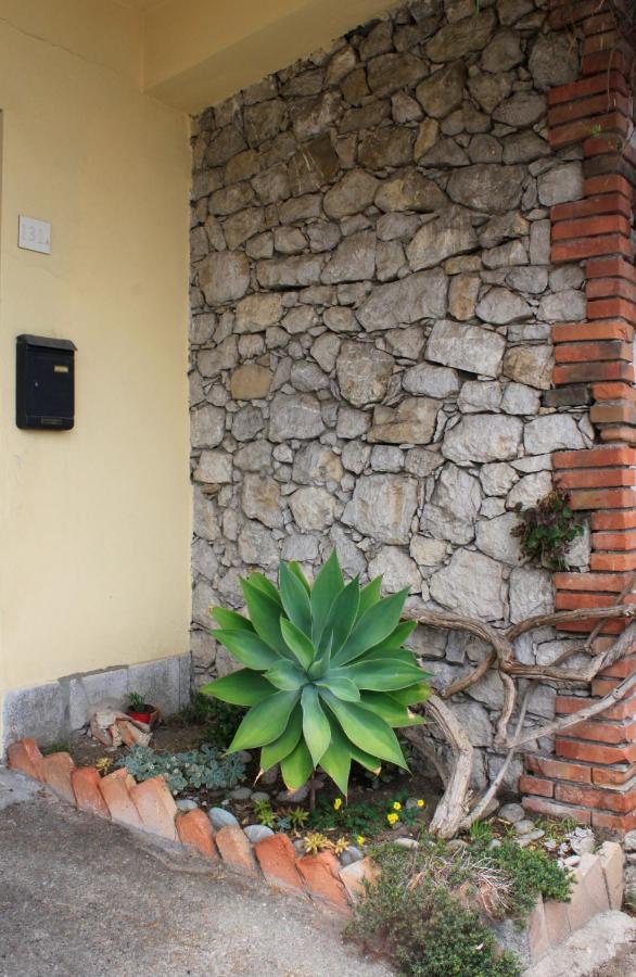 Bed & Breakfast Lighea Giardini Naxos Exterior foto