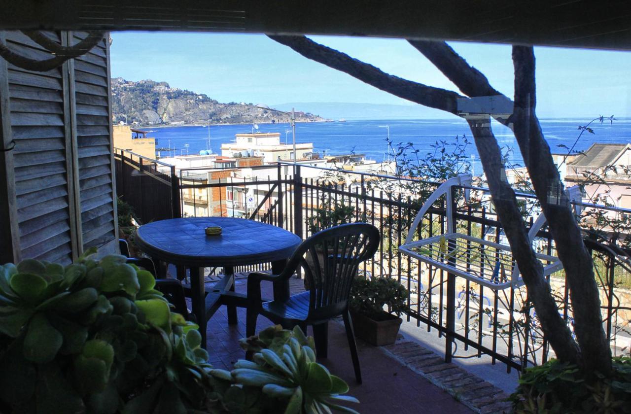 Bed & Breakfast Lighea Giardini Naxos Exterior foto