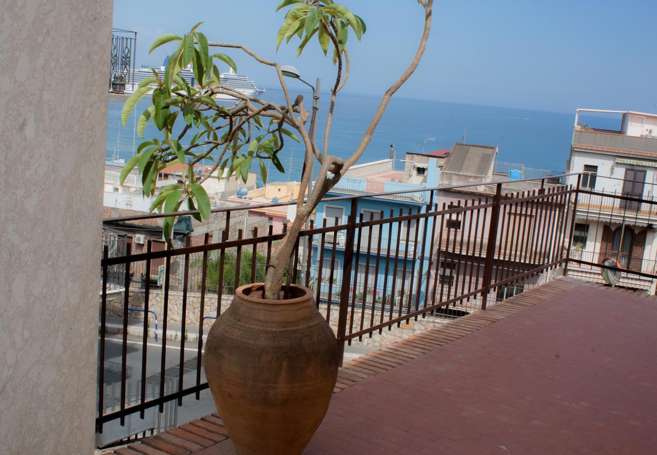 Bed & Breakfast Lighea Giardini Naxos Exterior foto