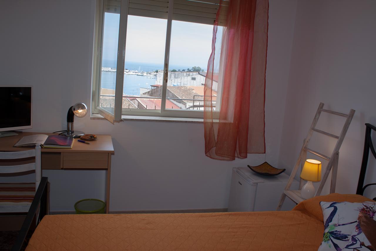 Bed & Breakfast Lighea Giardini Naxos Exterior foto