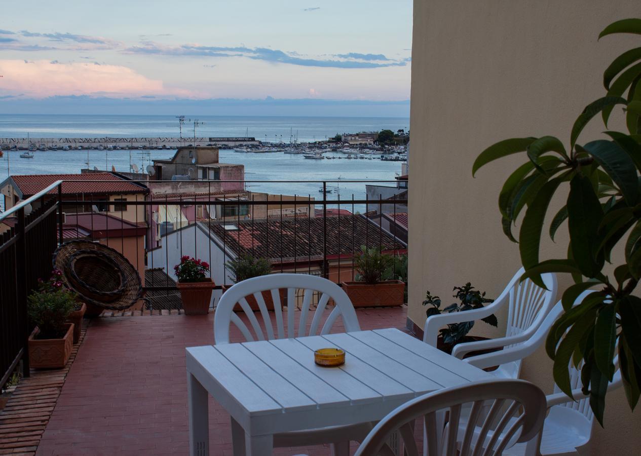 Bed & Breakfast Lighea Giardini Naxos Exterior foto